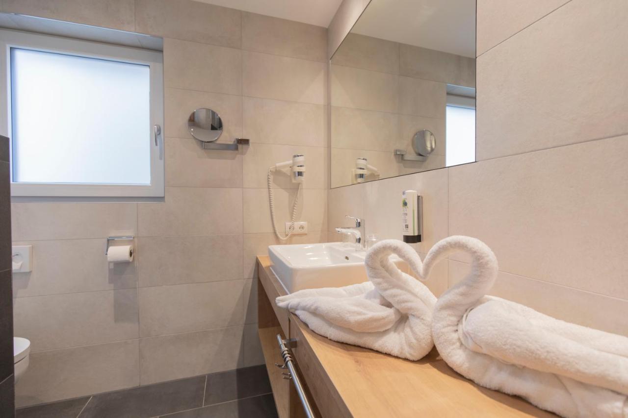 Berghotel Rasis Galtuer Exterior photo
