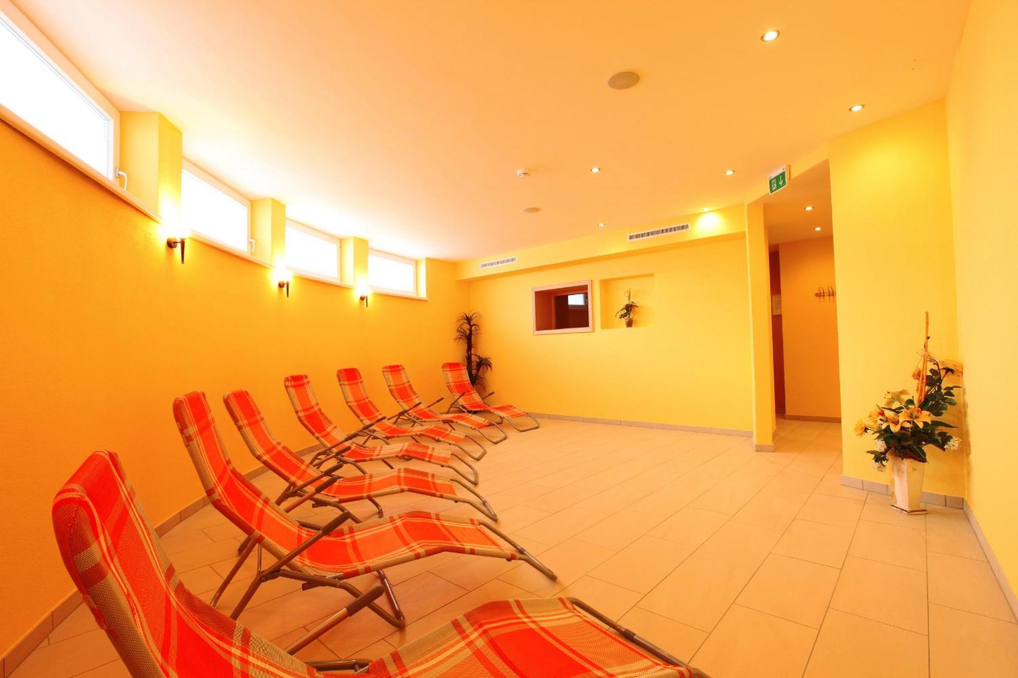 Berghotel Rasis Galtuer Exterior photo