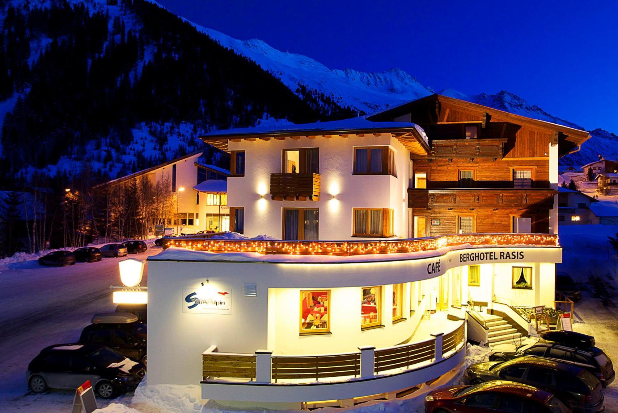 Berghotel Rasis Galtuer Exterior photo