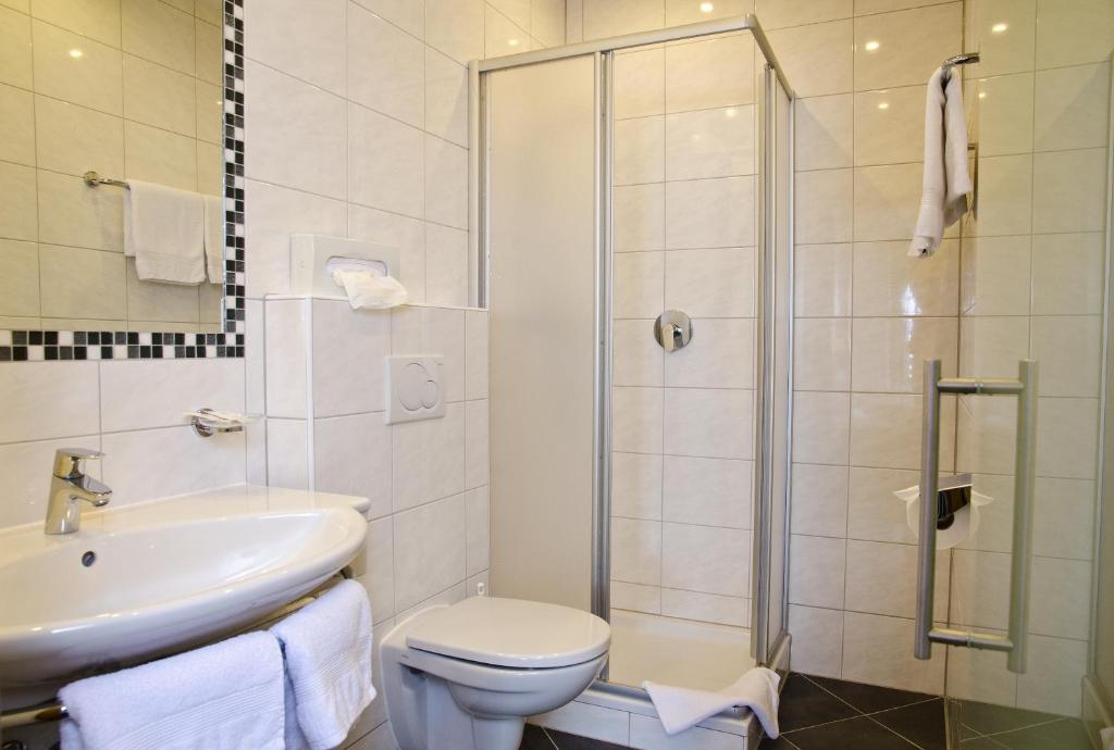 Berghotel Rasis Galtuer Exterior photo